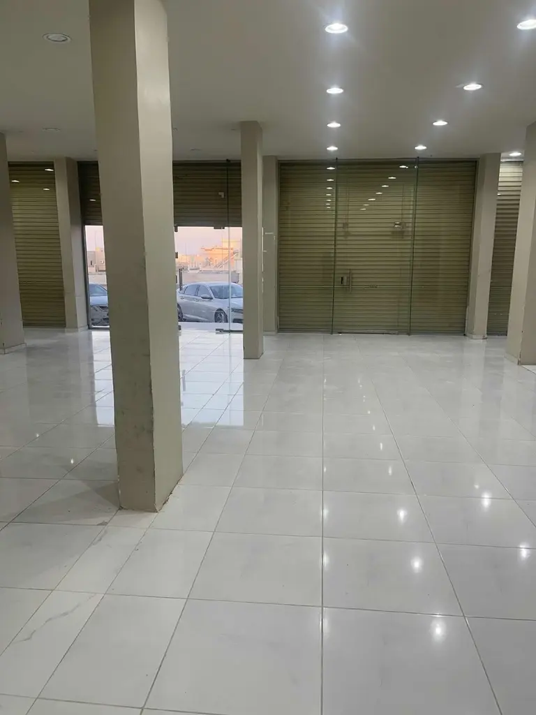 محل تجاري بشارع الخمسين (2).webp