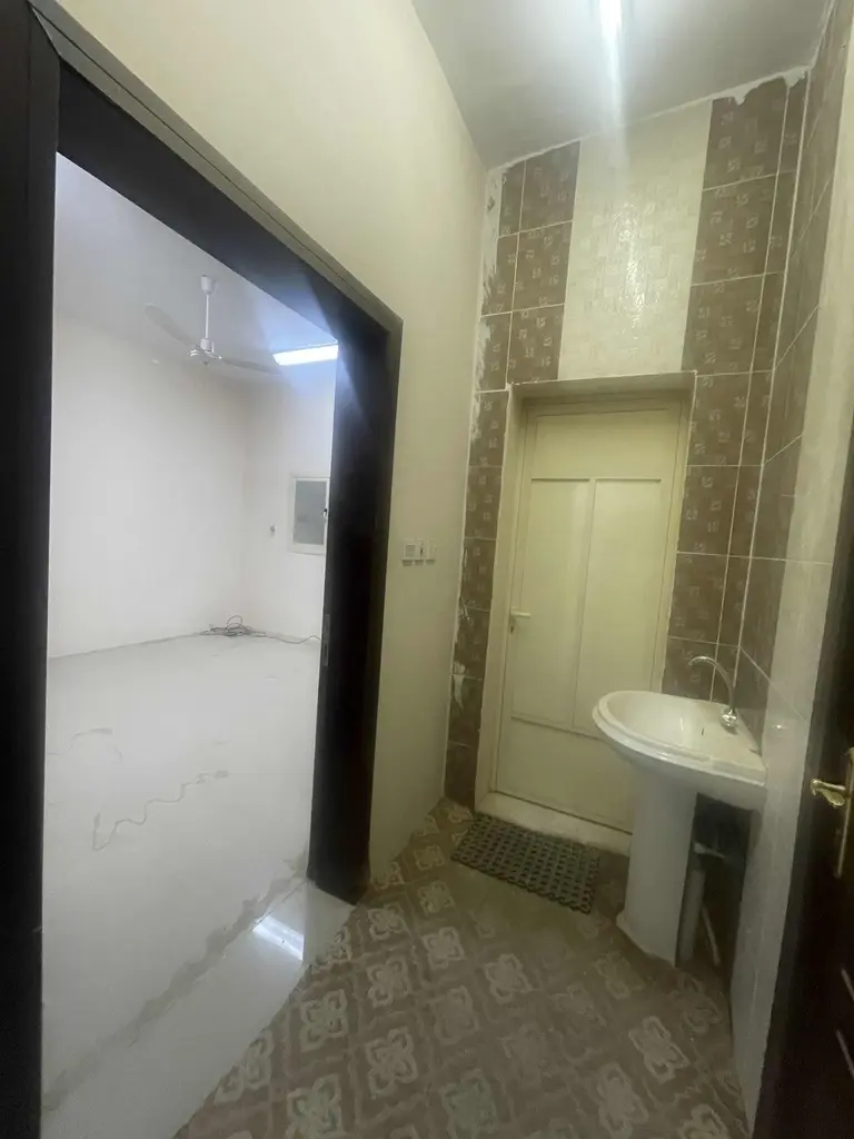 شقة عوايل بلاط (2).webp