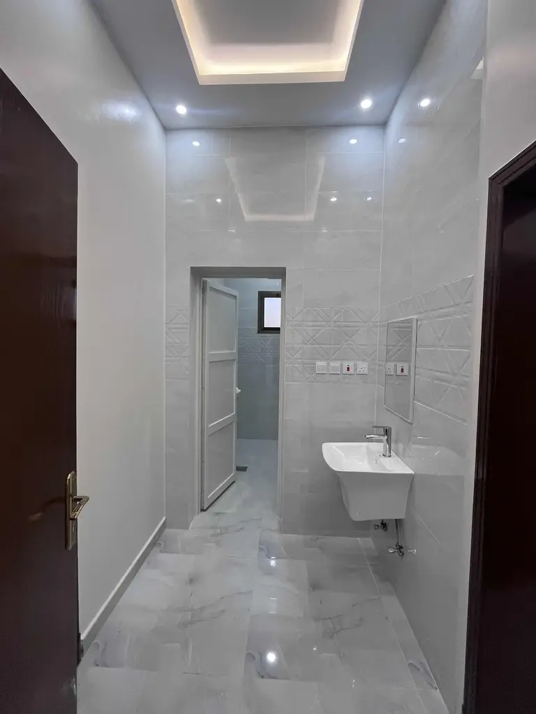 شقه جديده للإيجار (4).webp