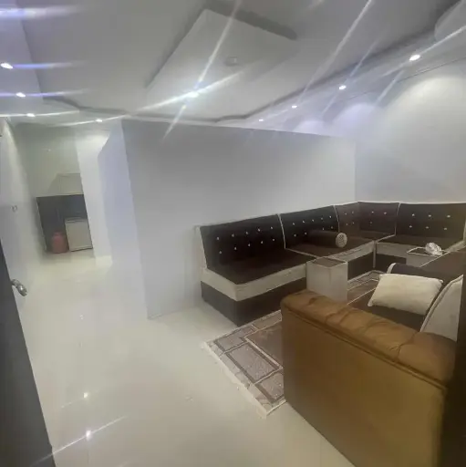 شقة ارضية للعوايل